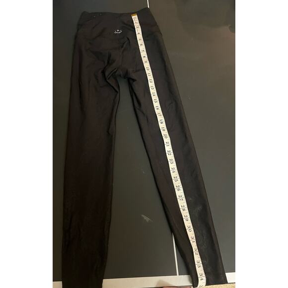 Beyond Yoga Women's  High Waisted Shimmer Black Midi Leggings Small Athleisure - Picture 7 of 8